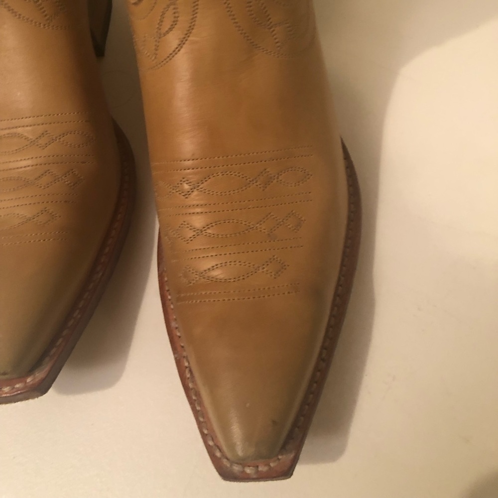 FRYE boots, tannish color in great condition. - Picture 2 of 5